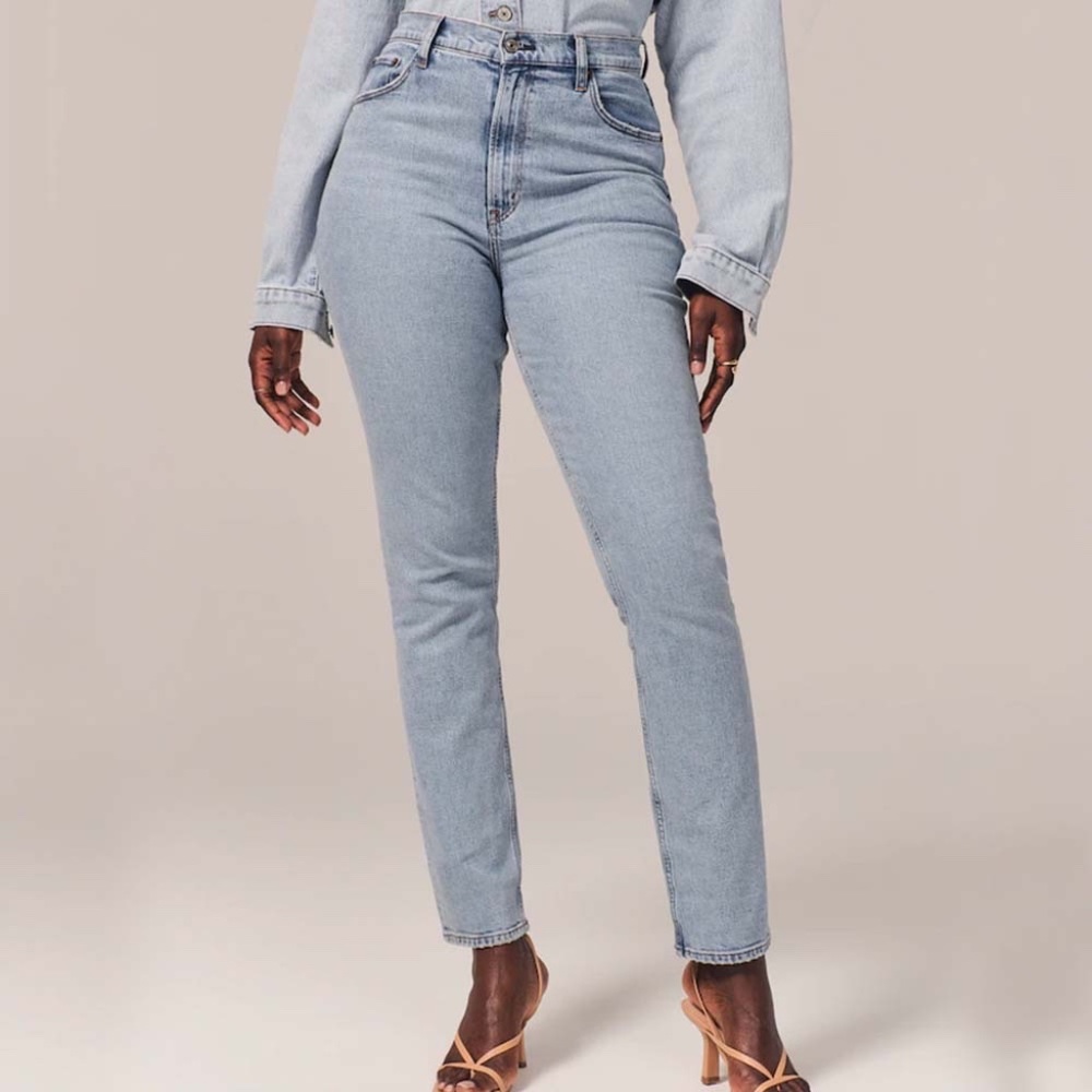 NWT Abercrombie & Fitch Curve Love 90's Slim Straight Ultra High Rise Size 27 4L